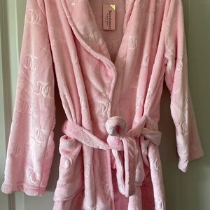 JUICY COUTURE SHAWL COLLAR PLUSH ROBE